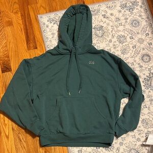 ALO Yoga Women’s Forest Green Hoodie. Good condition. Size Medium.